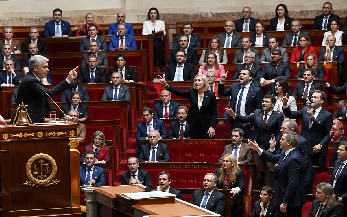 Séance houleuse dans un hémicycle parlementaire